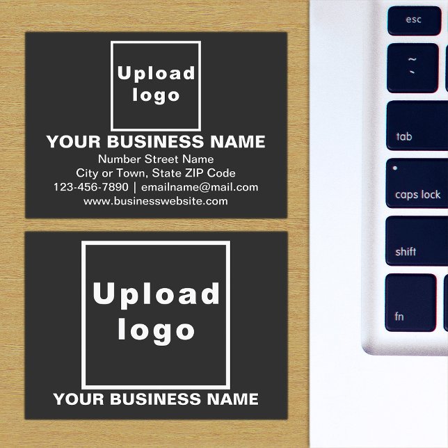 De Visite Marque d'entreprise sur petite carte rectangle noi (The front and back of the black business card with your brand)