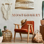 Décalque Mural Nom de famille et citation de la marque murale<br><div class="desc">Vous recherchez la parfaite décoration murale personnalisée ? Notre décoration chic de famille est la façon idéale d'ajouter un décor unique à vos murs. Élégante superposition de citation dans un script de brosse moderne et votre nom de famille dans une police en terre cuite. Ajoutez votre choix de personnalisation. Le...</div>