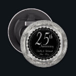 Décapsuleur 25e anniversaire du Mariage d'argent<br><div class="desc">Décapsuleur. 25e anniversaire Mariage d'argent Design. 📌 Si vous avez besoin d'une personnalisation plus poussée, cliquez sur le bouton "Cliquez pour Customiser plus loin" ou "Customiser ou modifier la conception" et utilisez notre outil de conception pour redimensionner, faire pivoter, modifier la couleur du texte, ajouter du texte et bien plus...</div>