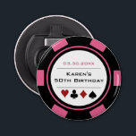 Décapsuleur Anniversaire Poker Chip Casino Thème Pink Black Wh<br><div class="desc">Ce ouvre-bouteille en forme de puce de poker rose, noir et blanc ferait un cadeau parfait pour la personne qui célèbre son anniversaire, ou, pour toute la fête comme un cadeau! Personnalisez votre design avec un nom et une date de naissance # en noir au centre, et votre texte personnalisé...</div>