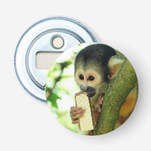 Décapsuleur Cute Baby Squerrl Monkey Eating a Wafer Biscuit