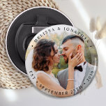 Décapsuleur Groom de mariée moderne Mariage photo simple<br><div class="desc">Ajoutez la touche finale à votre mariage avec ces ouvre-bouteilles photo personnalisées modernes et simples. Parfait comme les faveurs de mariage à tous vos invités. Customisez ces ouvre-bouteilles mariages avec votre photo de fiançailles préférée, photo neuve, et personnalisez avec le nom et la date. Consultez notre collection de mariages pour...</div>