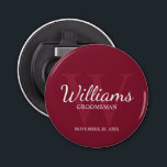 Décapsuleur Groomsmen de script personnalisé Nom et monogramme<br><div class="desc">Ajoutez une touche personnelle à votre mariage grâce à un ouvre-bouteille personnalisé pour groomsmen. Ce ouvre-bouteille contient le nom du marionnettiste personnalisé en style de police de script classique blanc avec des détails mariages en style de police de serif classique blanc et monogramme en style de police de serif classique...</div>
