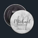 Décapsuleur Marbre blanc Script moderne Groomsmen personnalisé<br><div class="desc">Ajoutez une touche personnelle à votre mariage grâce à un ouvre-bouteille personnalisé pour groomsmen. Ce ouvre-bouteille contient le nom des groomsmen personnalisés en gris de style de police de script moderne et monogramme en gris clair de style de police de script moderne comme arrière - plan avec titre et date...</div>