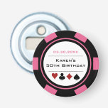 Décapsuleur Thème de casino de jeton de poker d'anniversaire R<br><div class="desc">Ce décapsuleur de style jeton de poker rose, noir et blanc ferait un cadeau parfait soit pour la personne qui célèbre son anniversaire, soit pour toute la fête en tant que cadeau ! Personnalisez votre design avec un nom et une date de naissance # en noir au centre, et votre...</div>