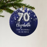 Décoration En Céramique 70e anniversaire marine bleu argent étoiles<br><div class="desc">Une couleur bleu marine arrière - plan avec des étoiles faux argent. La couleur bleue est inégale. Ajouter votre nom,  texte/date</div>