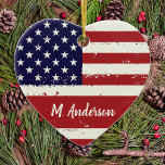 Décoration En Céramique American Flag USA Personnalisé Patriotique<br><div class="desc">Ce ornement du drapeau américain est la façon parfaite de montrer votre esprit patriotique en cette période de fêtes. L'ornement présente le design emblématique des Stars et des Stripes dans des couleurs rouges, blanches et bleues audacieuses. C'est un grand cadeau pour les vétérans de l'armée et leurs familles, ou pour...</div>