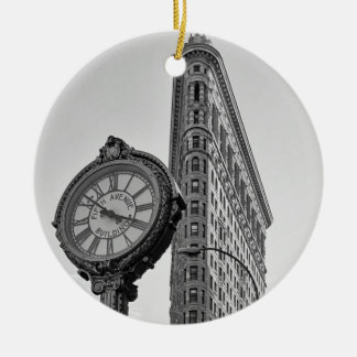 Décoration En Céramique Bâtiment Flatiron et horloge en noir et blanc #2