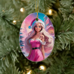 Décoration En Céramique Belle fille de Noël rose 01<br><div class="desc">Belle illustration d'une belle fille en robe rose et casquette du Père Noël avec boîte cadeau près du sapin de Noël. Choisissez cette adorable fille dans les suites Père Noël entourée de l'atmosphère magique de Christimas pour célébrer vos vacances avec joie et une touche de magie. Vous pouvez trouver tous...</div>