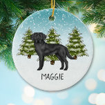 Décoration En Céramique Black Labrador Retriever Winter Forest Nom personn<br><div class="desc">L'illustration originale de Destei d'un mignon chien noir de race Labrador Retriever. Le chien est placé dans une scène hivernale avec trois sapins verts et la chute de neige. L'arrière - plan est un dégradé bleu à blanc qui donne un aspect froid d'hiver. Il y a aussi une zone de...</div>