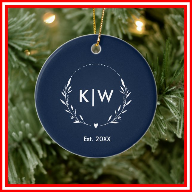 Décoration En Céramique Bleu marine et blanc | Monogramme initiales modern (Navy Blue and White | Modern Initials Monogram Ceramic Ornament)