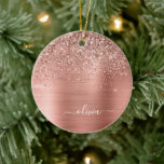 Décoration En Céramique Brushed metal rose Gold Pink Glitter Monogram<br><div class="desc">Or rose - Faux rose pâle Foil Parties scintillant étincelante métallique brossé Monogramme en métal Nom et ornement de Noël initial. Cela rend le cadeau parfait pour 16 ans,  mariage,  douche nuptiale,  anniversaire,  baby shower ou bachelorette pour quelqu'un qui aime le luxe glam et les styles chic.</div>