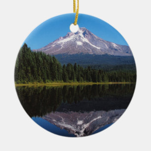 Décoration En Céramique Capot de bâti reflété dans le lac