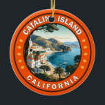 Décoration En Céramique Catalina Island California Travel Art Badge<br><div class="desc">Catalina Island dans un style vectoriel. Père Noël Catalina,  l'une des îles anglo-normandes de Californie,  se trouve au sud-ouest de Los Angeles. Elle est connue pour sa faune,  ses sites de plongée et le mont Orizaba,  son point culminant.</div>