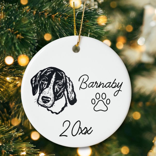 Décoration En Céramique Chien Coonhound Art en ligne personnalisé avec nom (Coonhound Dog Custom Name and Year Ornament with Paw Print. Black and White Line Art Modern)