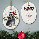 Décoration En Céramique Chien écossais Terrier Christmas Holly<br><div class="desc">L'image sur le devant de ce joli ornement de vacances est celle d'un chien écossais Terrier portant un casquette de Père Noël rouge et blanc. Derrière lui se trouve une branche de baies saintes et rouges. De minuscules confettis d'or sur un arrière - plan blanc donnent un peu de parties...</div>