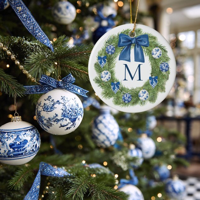 Décoration En Céramique Chinoiserie Monogramme Wreath Christmas (Chinoiserie Wreath Monogrammed Christmas Ornament)