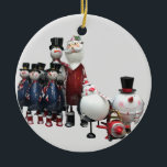 Décoration En Céramique Choeur de Noël Tin, avec Père Noël, Snowman, Pengu<br><div class="desc">Cet ornement d'arbre coloré présente tous les personnages traditionnels de Noël préférés,  le Père Noël,  un soldat à l'ancienne,  un bonhomme de neige,  des pingouins tous fabriqués à partir d'étain.</div>