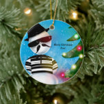 Décoration En Céramique Cholo Snowman Foot Noël Lumières Arbre Neige<br><div class="desc">Décorez votre arbre avec ce ornement qui présente mon illustration d'un bonhomme de neige cholo regardant les lumières des arbres de Noël dans la neige.</div>