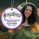 Décoration En Céramique Chorale du lycée pourpre Noël personnalisé<br><div class="desc">Cet ornement moderne de Noël de choeur violet du lycée présente le nom de l'élève et du choral sous l'équipe musicale avec la clef triplée et des notes de musique. Personnaliser pour un chanteur,  un professeur de chorale ou un réalisateur pour un grand cadeau de remise de diplômes.</div>