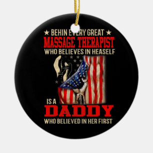 Décoration En Céramique Derrière le grand massothérapeute qui croit