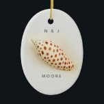 Décoration En Céramique Elegant Tropical Junonia Florida Beach Shell<br><div class="desc">Elegant Tropical Junonia Florida Beach Shell Ornament. This perfect Junonia beach shell is photographed with high resolution macro photographiy and is featured in the Junonia Beach Shell Collection. Personalize with your First Initials and Name. Junonia mollusks live à Coastal Ocean depths of over 100 feet, selon Beach Combers rarely find...</div>