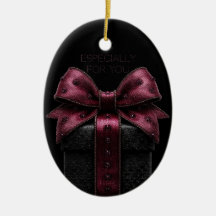 Élégante boîte-cadeau noire avec nœud bordeaux