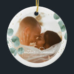 Décoration En Céramique Élégante calligraphie | Joyeux et photo mariée<br><div class="desc">Créez votre propre conservation mariage avec cet élégant ornement de verdure Joyeux et Marié Photo Vacances en céramique. Ce design moderne et chic présente des illustrations d'aquarelle aux branches d'eucalyptus et un cadre photo géométrique en faux or élégant. Ajoutez deux photos personnalisées à l'avant et à l'arrière, des noms nouvellement...</div>