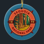 Décoration En Céramique Emblème de compass rétro du parc national Sequoia<br><div class="desc">Conception d'illustration vectorielle Sequoia. Le parc est le point le plus élevé du mont Whitney,  le mont contigu des États-Unis,  et se trouve au sud du parc national Kings Canyon.</div>