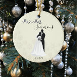 Décoration En Céramique Épouse De Flamme De Neige Mariée Juste M. Mme Date<br><div class="desc">Cette conception a été créée par art numérique. Elle peut être personnalisée dans la zone fournie ou customisée en choisissant le clic pour customiser une autre option et en changeant le nom, les initiales ou les mots. Vous pouvez également modifier la couleur et le style du texte ou supprimer le...</div>