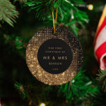 Décoration En Céramique Faux Gold Parties scintillant & Black photo de Noë<br><div class="desc">Notre premier Noël en tant que Monsieur et Madame,  tout récemment marié ornement photo d'étape. Une typographie minimaliste et un design de parties scintillant or frappant,  parfait pour un ornement de Noël élégant et moderne.</div>