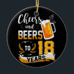 Décoration En Céramique Fête Du 18E Anniversaire Salue Et Bières À 18 Ans<br><div class="desc">Awesome tee Ideas Personnes nées en 2004 Retro Vintage Classic Old School 18th Awesome tee Ideas for Men Women. 18 ans, super anniversaire vintage. Décorations d'anniversaire complètes.Votre fête d'anniversaire sera drôle, génial, épique et légendaire. Cette drôle de chemise à boire fait un super tee pour un buveur malin. Boire de...</div>