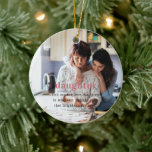 Décoration En Céramique Fille | Sentiments photo Keepsaké Noël<br><div class="desc">Célébrez le lien chéri entre mère et fille avec cet élégant ornement en céramique, parfait pour ajouter une touche personnelle à votre décor de vacances. Ce gardien sentimental comporte une belle photo, ornée du message sincère : "Fille - Tu es l'amour qui a grandi dans mon coeur et la lumière...</div>