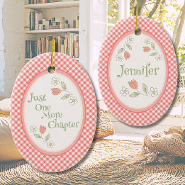 Décoration En Céramique Gingham rose "Juste un chapitre de plus" Personnal