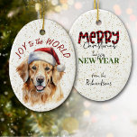 Décoration En Céramique Golden Retriever Chien Joy au monde<br><div class="desc">Sur le devant de cet ornement de vacances est une jolie image d'un chien Golden Retriever habillé d'un casquette du Père Noël. Derrière l'image se trouve un arrière - plan à confettis doré. Le texte rouge dit "Joy to the World". Le dos de l'ornement a le même arrière - plan...</div>