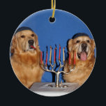 Décoration En Céramique Golden retriever Hanoukka Menorah<br><div class="desc">Cet ornement comporte les chiens d'arrêt d'or dans les kippas allumant un menorah. Ceci ferait un cadeau ou une décoration parfait de Hanoukka.</div>