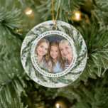 Décoration En Céramique Grand-mère feuillage en fer photo Noël élégant<br><div class="desc">Grand-mère feuillage moderne couronne Joyeux script de Noël Noël Noël ornement photo de Noël. Peinte à la main,  une couronne botanique minimale et moderne en rotin rustique ainsi que de véritables feuilles d'aluminium confèrent à cette carte de vacances une atmosphère luxueuse. Dans les verts,  les bruns et les gris.</div>
