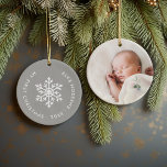 Décoration En Céramique Gray Winter Snowflake First Christmas Kesaké<br><div class="desc">Un ornement de vacances en céramique personnalisé avec la photo de votre bébé et le texte personnalisé "Mon premier Noël". Ce design de vacances simple et moderne présente un flocon de neige blanc sur un arrière - plan gris. Utilisez les outils de conception pour choisir n'importe quelle couleur arrière -...</div>