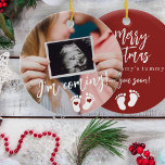 Décoration En Céramique Grossesse Joyeux Noël bébé échographie photo<br><div class="desc">Moderne et drôle,  je viens voir votre bientôt script,  les empreintes,  et les coeurs nouveau bébé s'attendant à gardienne Joyeux Noël de l'ornement de l'arbre rouge du ventre de maman avec votre photo d'échographie personnalisée.</div>