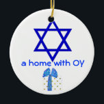 Décoration En Céramique Hanoukka et vacances de Noël<br><div class="desc">Une décoration mignonne de vacances avec un sens de l'humour rend un cadeau d'amusement pour des maisons combinant des fois - juif et chrétien, Hanoukka et Noël. Le côté d'étoile de David dit nous avons OY et le côté du père noël dit que nous avons la JOIE. Les paquets enveloppés...</div>