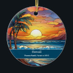 Décoration En Céramique Hawaii Beach Vacances<br><div class="desc">Belle scène de plage en faux vitrail,  souvenir de voyage personnalisé Hawaii Beach. Idéal pour Noël et vacances en famille,  ou momento lune de miel. Personnalisation : Changez la légende et l'année pour la rendre unique.</div>