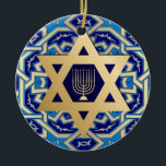 Décoration En Céramique Heureux Hanoukka ! L'étoile de David et Menorah ca<br><div class="desc">Bonne Hanoukka | Joyeux Chanoukah. Gold Foil Star de David et Menorah Design Hanoukka Cadeaux ornements avec texte et année personnalisés. Cartes et cadeaux correspondants disponibles dans la catégorie Fêtes juives / Hanoukka de notre magasin.</div>