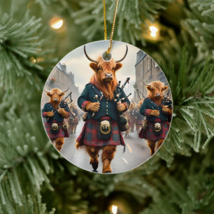 Décoration En Céramique Highland Harmony : Bagpipe Highland Cow Band