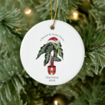 Décoration En Céramique I Beleaf Dans La Maison Du Père Noël Noël Plante N<br><div class="desc">L'illustration inspirée de l'aquarelle d'une plante domestique dans un pot en costume père Noël avec des feuilles surmontés d'un chapeau santa. Texte dit,  "Je crois en santa claus" Personnalisez avec votre nom et votre année.</div>