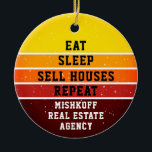Décoration En Céramique Immobilier personnalisé Mangez le sommeil Répéter<br><div class="desc">Un grand cadeau à offrir à votre équipe d'agents immobiliers. Ça dit,  Mange,  Dors,  Vends Des Maisons,  Répète. Vous allez également ajouter votre nom d'entreprise. C'est sur un coucher de soleil aux tons jaunes,  oranges et rouges,  que l'on ressent le plus.</div>