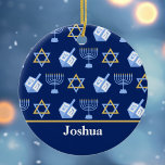Décoration En Céramique Joli Hanoukka Motif Blue Monogram vacances<br><div class="desc">Beau ornement Hanoukka en bleu joli avec un motif cool de la star du judaïsme,  rêvé pour les jeux de Chanukah amusants,  et la menorah juive pour les vacances.</div>