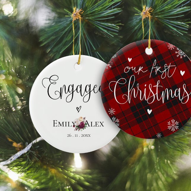 Décoration En Céramique Joli Plaid Engagé Notre Premier Noël (Cute Plaid Engaged Our First Christmas Ceramic Ornament)