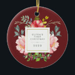Décoration En Céramique Jolie Fleurs Fille de Baby's First Christmas<br><div class="desc">Ce magnifique ornement présente de belles pivoines roses de style aquarelle et des feuilles gris et verts sur un arrière - plan bordeaux. Un cadre carré avec fausse feuille d'or est au centre, et vous pouvez personnaliser avec le nom de votre bébé et tout message ou année en utilisant le...</div>