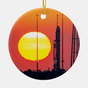 Décoration En Céramique Lancement de la fusée Antares de la NASA au lever