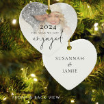 Décoration En Céramique L'Année Où Nous Avons Été Engagés Dans La Superpos<br><div class="desc">L'Année Où Nous Nous Sommes Engagés Dans La Superposition Photo. Un joli souvenir avec votre photo,  et année,  avec vos noms sur le dos pour commémorer cette heure spéciale. Engaged est dans un ensemble de script moderne. Personnalisez facilement le reste du texte au besoin.</div>